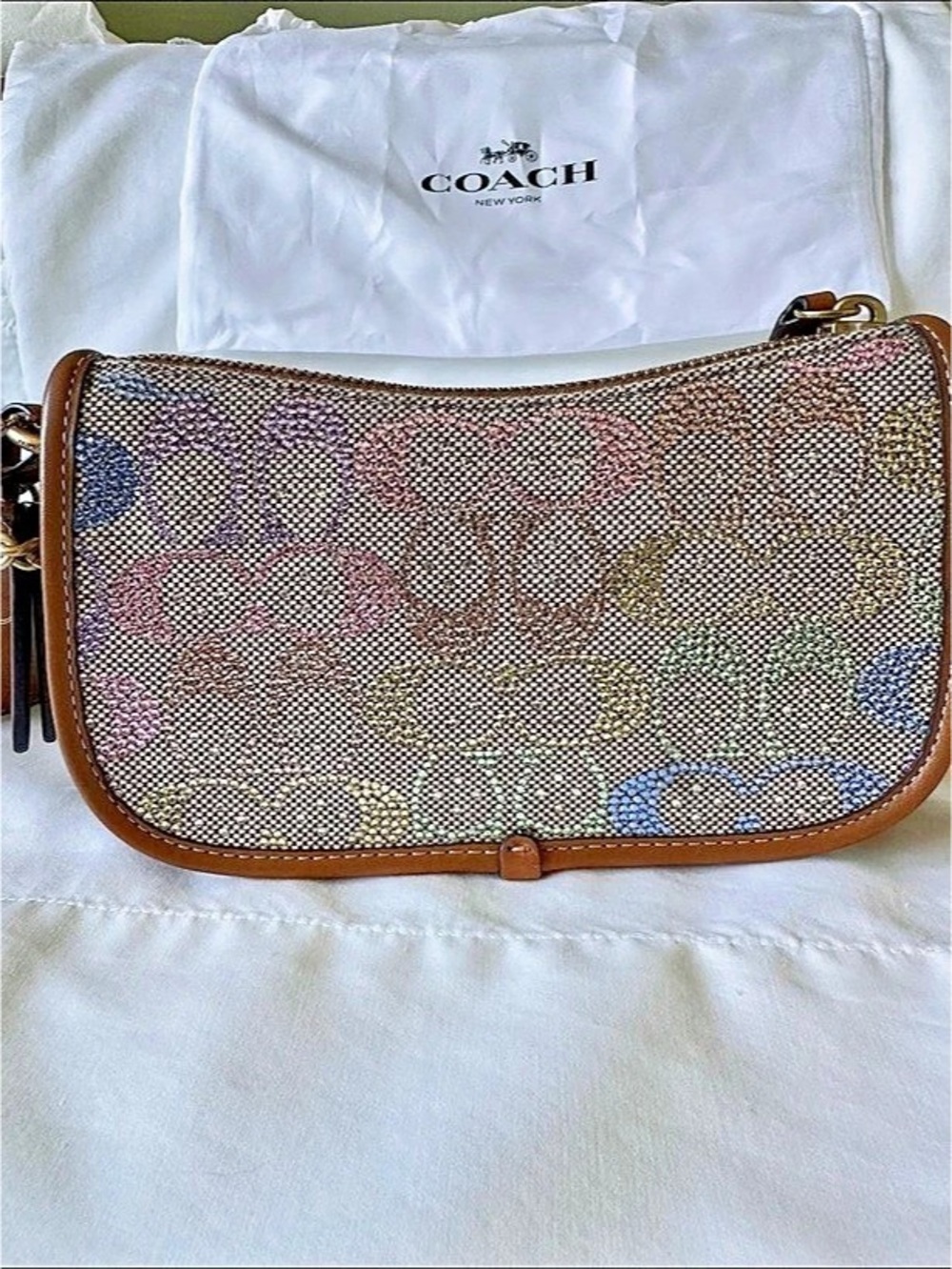 Coach Swinger Bag 20 With Chain In Crystal Signature Jacquard Crystal Signature